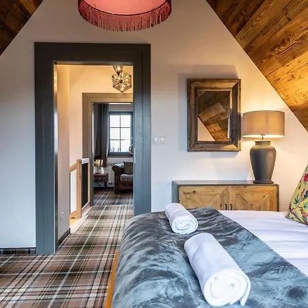 Udanypobyt Dom Valley Косцелиско